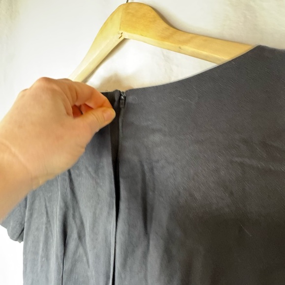 VNTG CrissCross Neckline MIDI Black Shoulder Pad Dress Size Small - Picture 7 of 10